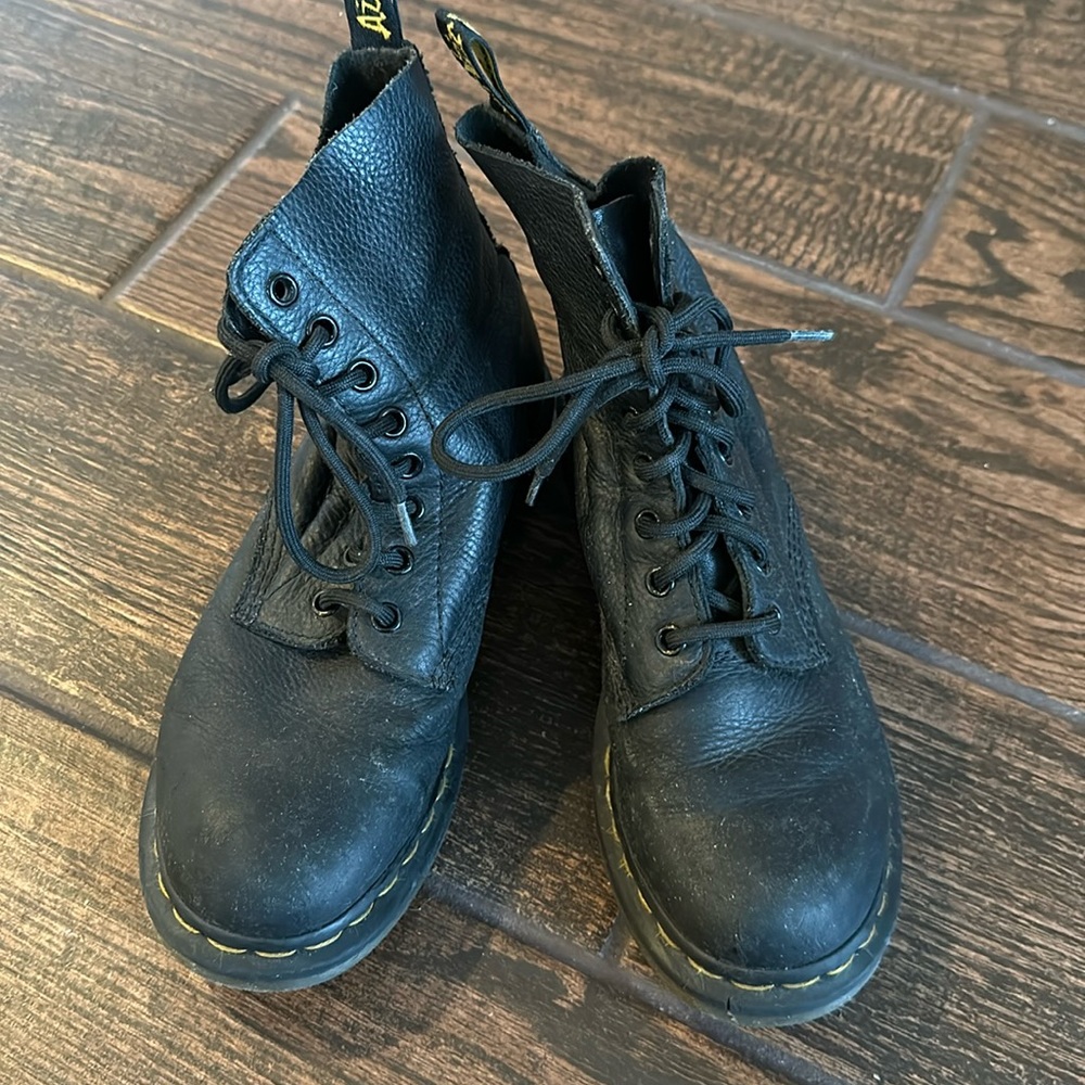 Doc marten - Picture 1 of 6